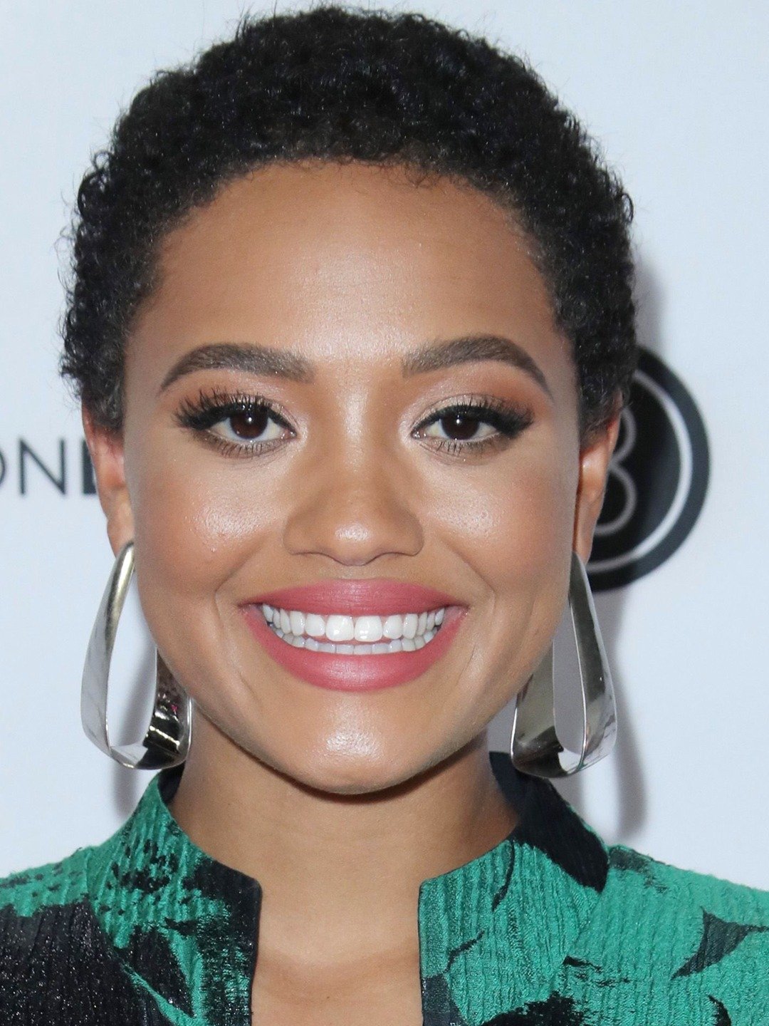 How tall is Kiersey Clemons?